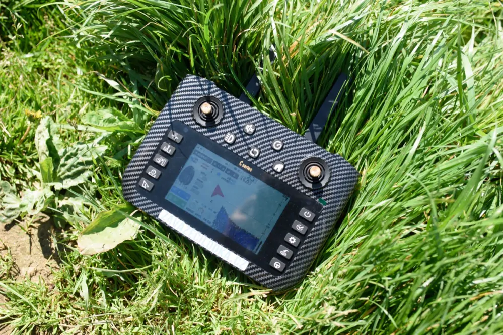 Zavážecí loďka VMTech EchoPilot 10Ah, Carbon